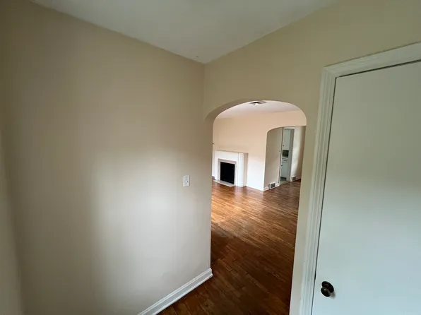 (undisclosed Address), Akron, OH 44302