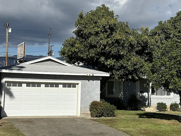 21721 Tuba St — Photo 2