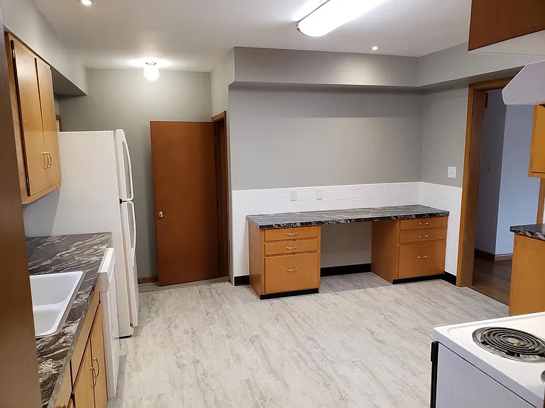 405 E Mumford Dr — Photo 3