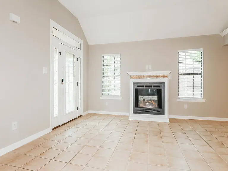 3800 Lake Village Cv — Photo 4