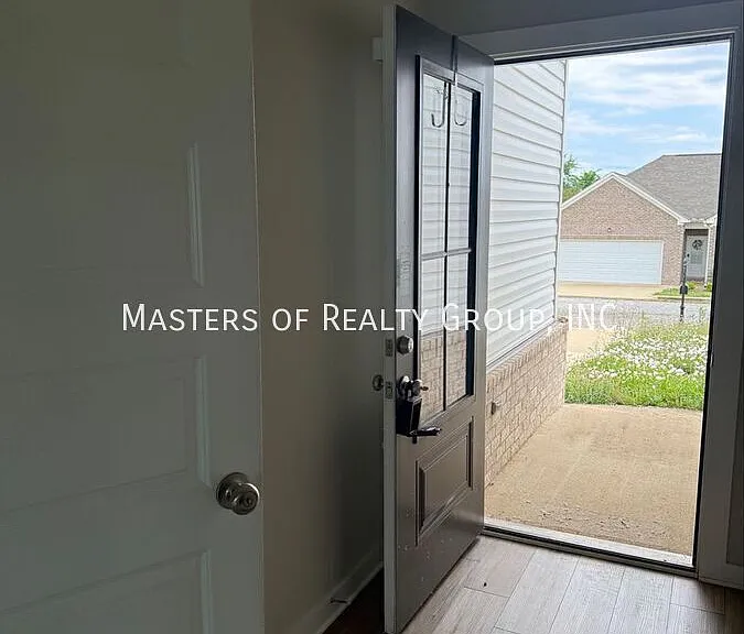 15 Sterling Rd — Photo 2