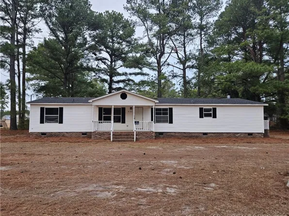 21981 McIntosh Rd, Wagram, NC 28396