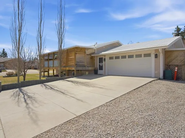 5502 E 56th St, Olds, AB T4H 1J9