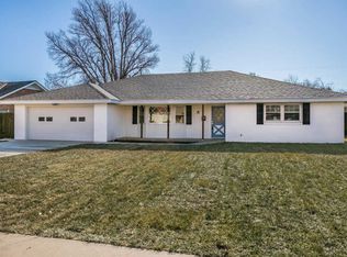 6113 Gainsborough Rd, Amarillo, TX 79106