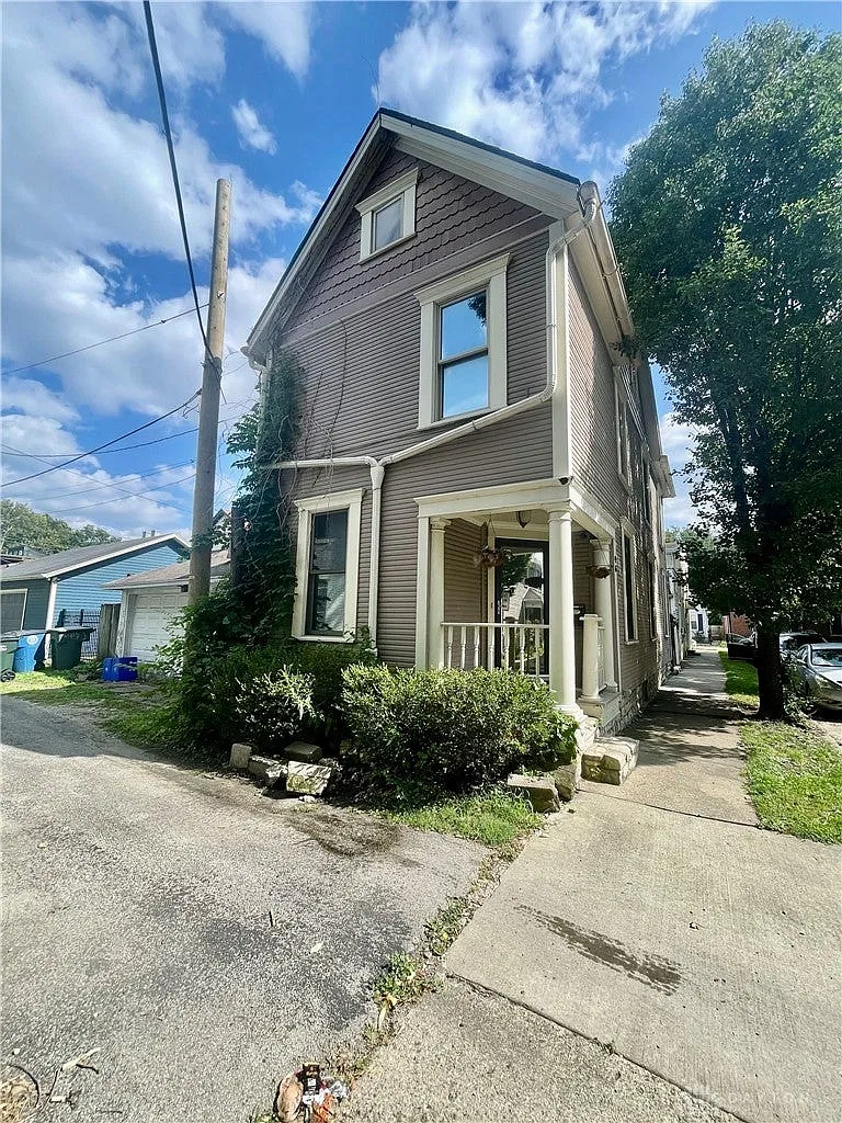 2 bed, 1.5 bath, 1634 sqft, $1,600 — Photo 2