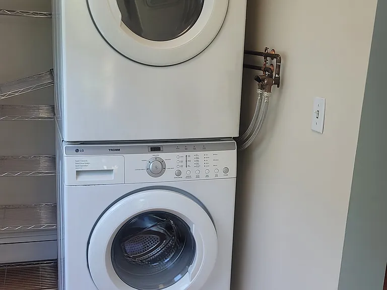 In unit laundry!