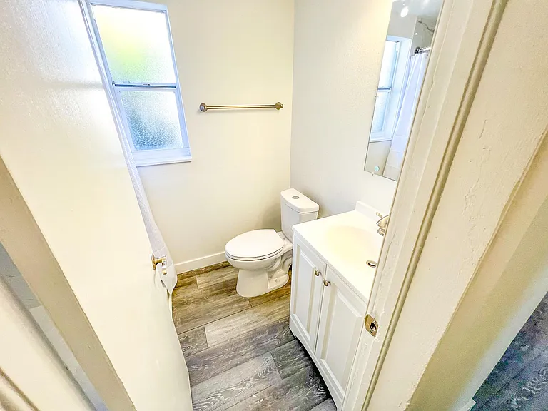 Atlantic Place Bathroom