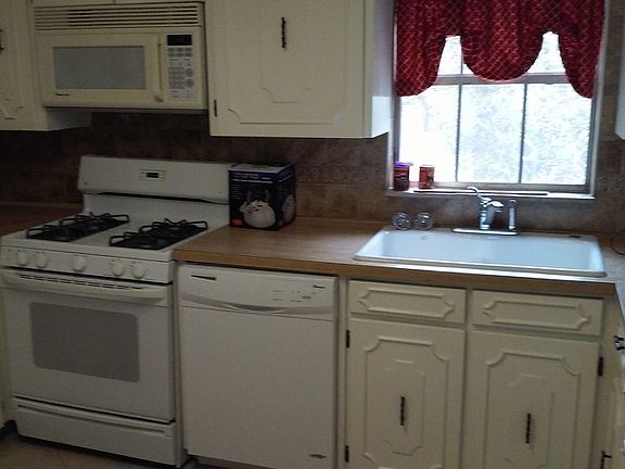 4th image of 104 W Lilac Ave