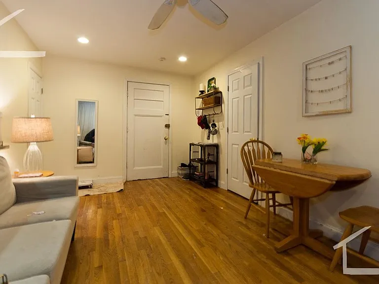 55 Thatcher St #5A — Photo 2