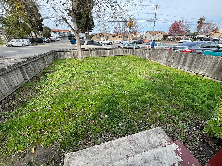 1136 N Sanborn Rd #10 — Photo 16