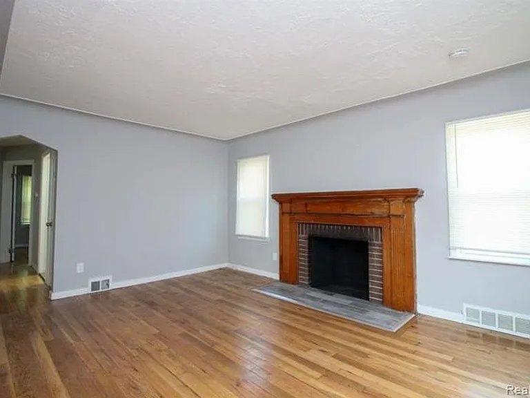 11689 Wayburn St — Photo 3