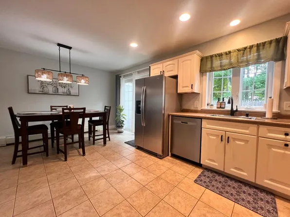 24 Garfield St Unit 13, Saco, ME 04072