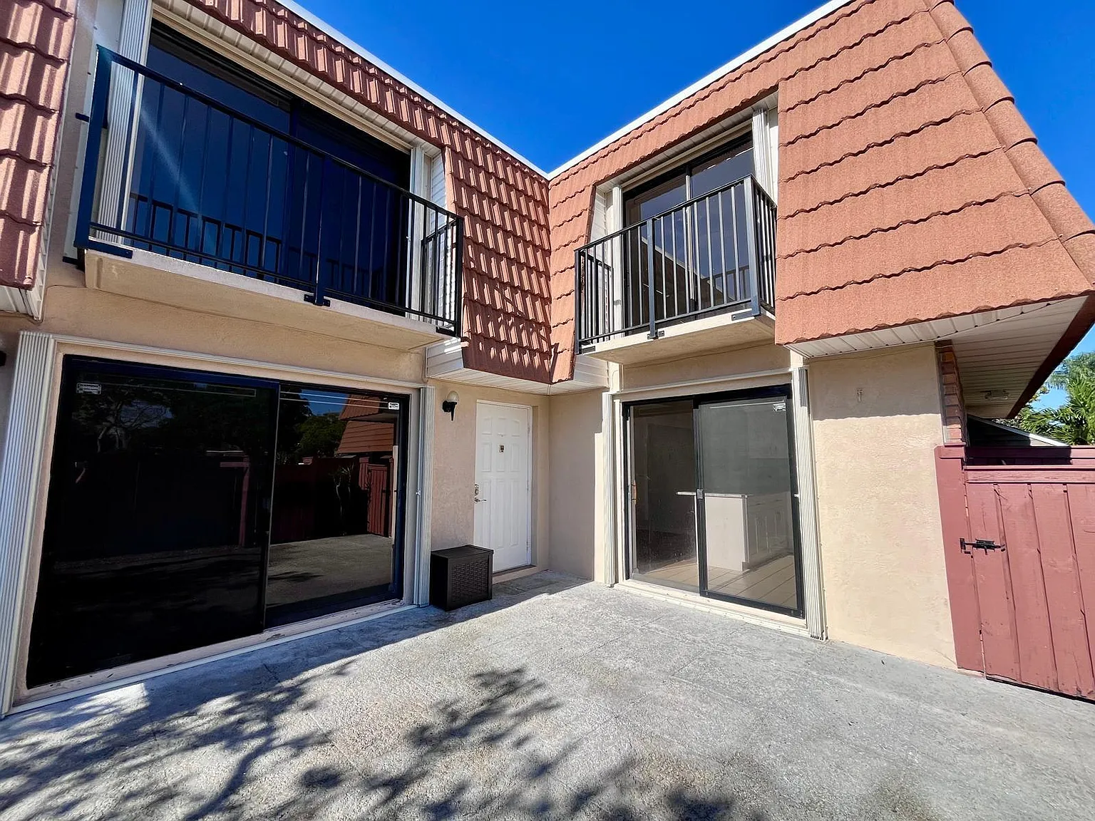 2 bed, 2.5 bath, 1236 sqft, $2,500 — Photo 2