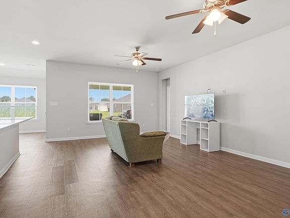 5th image of 133 Jerrie Lynn Blvd