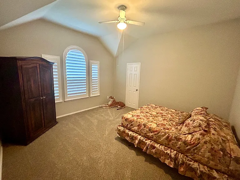 6400 Sidney Ln — Photo 7