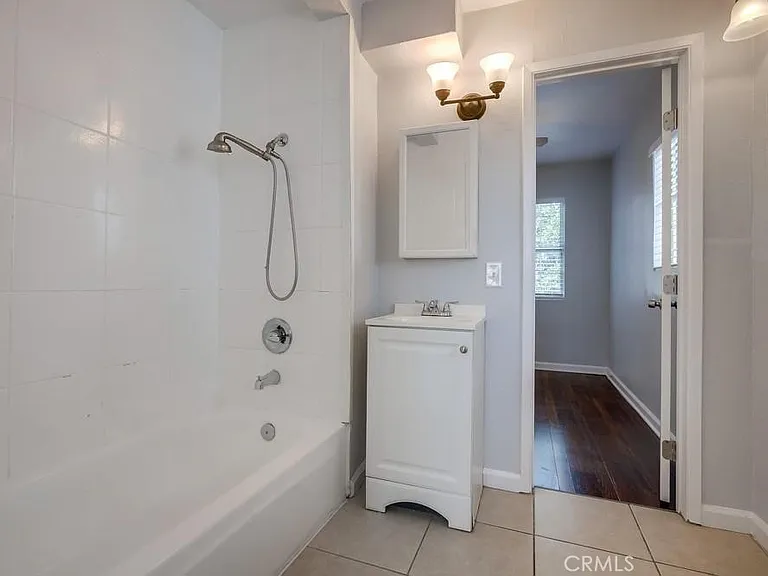 1007 Lewis Ave — Photo 17