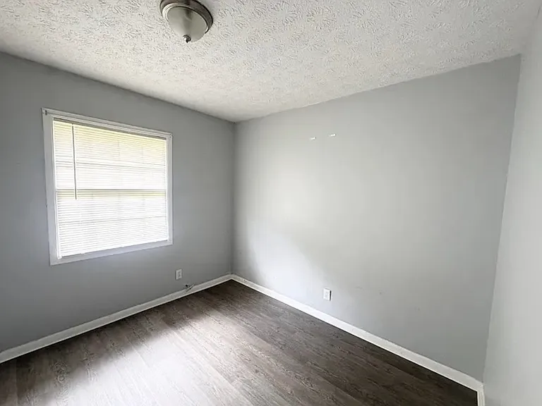 3258 Lancing Ln — Photo 8