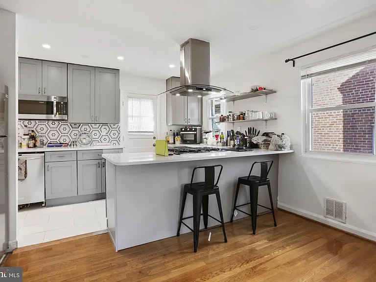 4910 Sargent Rd NE — Photo 3