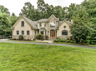 3223 Navy Dr, Herndon, VA 20171