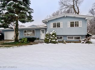 15747 W Idlewood Ln, Libertyville, IL 60048