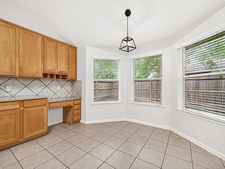 94 S Regan Mead Cir — Photo 20