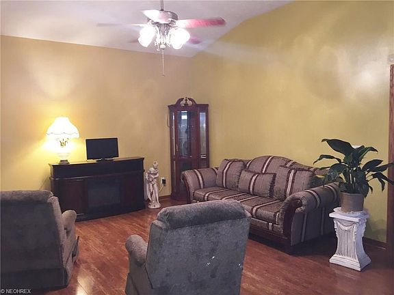 2nd image of 508 Heatherwoods Dr