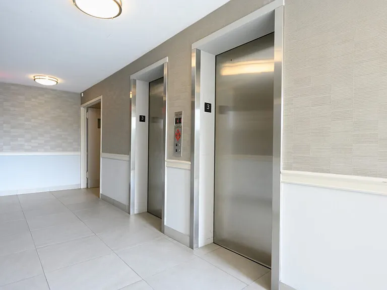 Dupont Towers — Photo 17