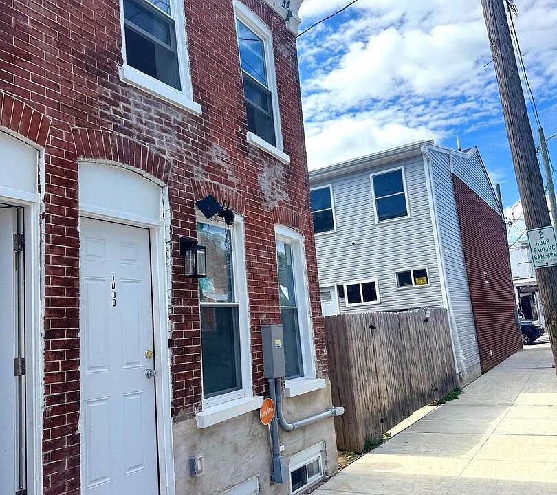 1st image of 1000 Bennett St