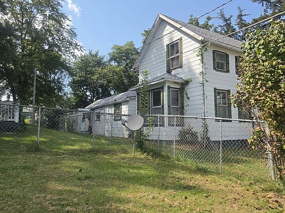 2nd image of 1104 2nd St