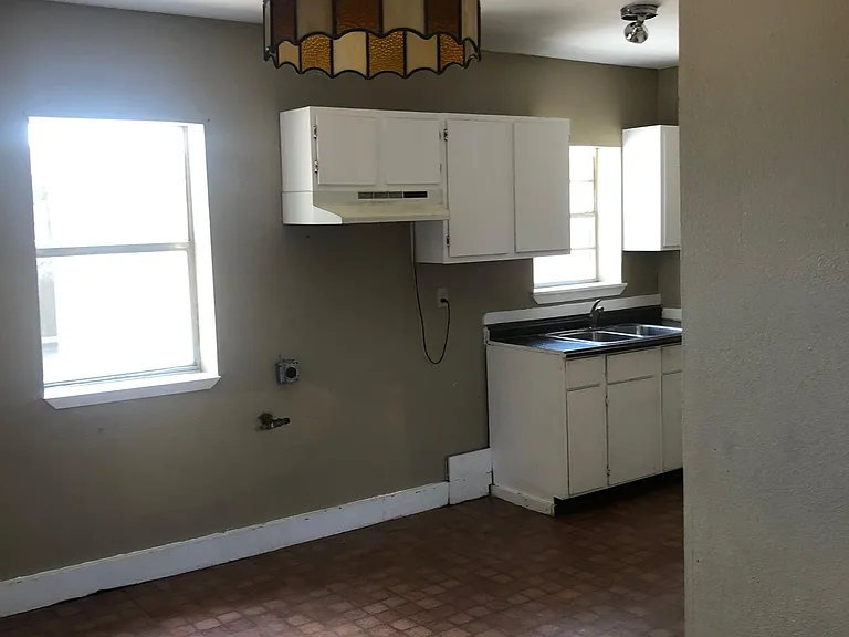 1716 Iturbide St — Photo 5