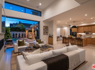 631 N Curson Ave, Los Angeles, CA 90036
