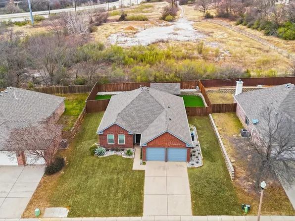 3901 San Lorenzo Dr, Denton, TX 76210