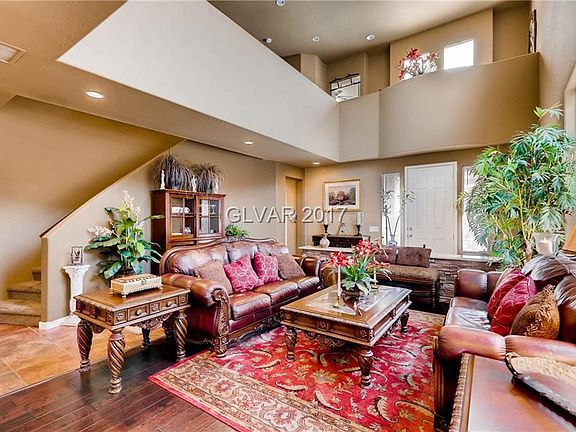 3rd image of 8721 Sherwood Park Dr
