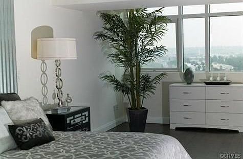 5th image of 13600 Marina Pointe Dr Unit 1207