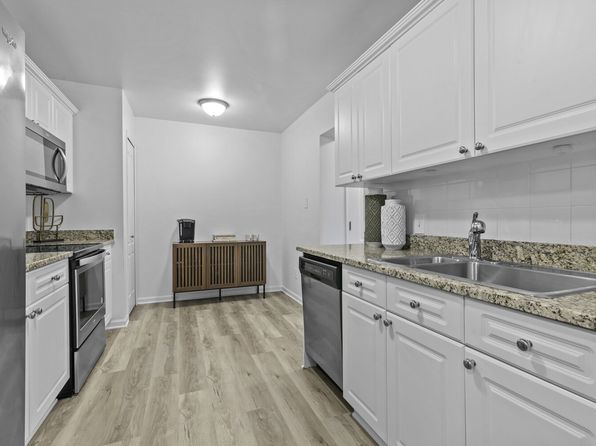 2751 Melcombe Cir #8-306