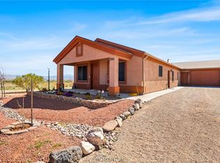 7880 W Shipp Dr, Golden Valley, AZ 86413