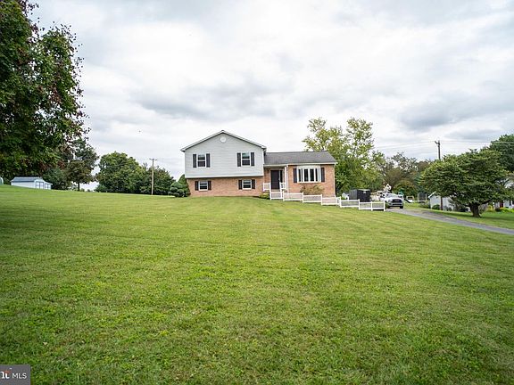 2nd image of 1017 Valley View Rd