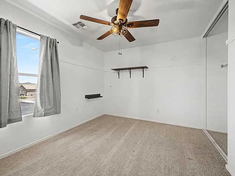 559 W Viola St — Photo 27