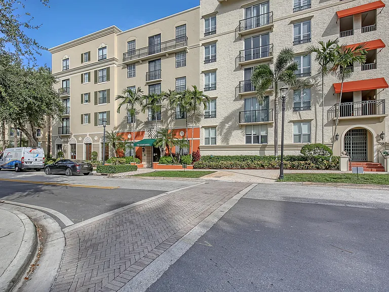 720 S Sapodilla Ave #301 — Photo 19