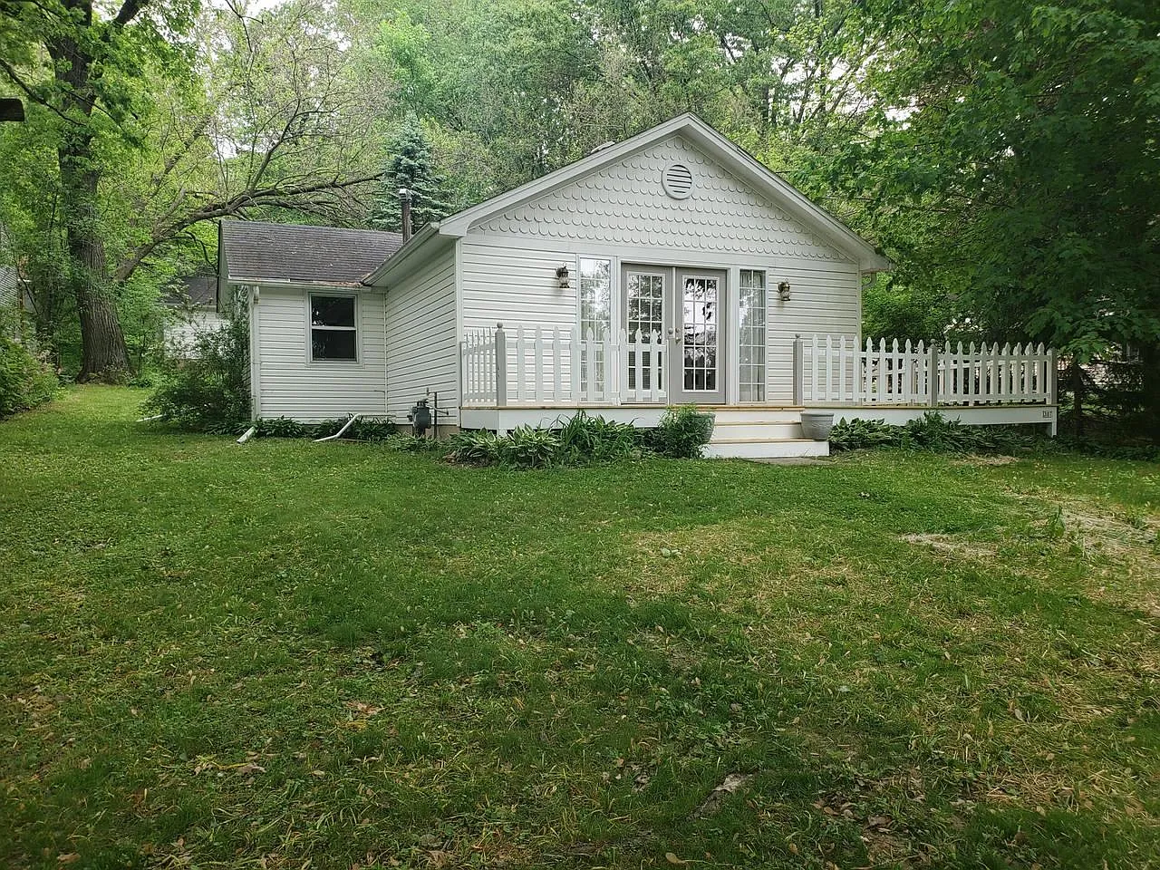 2 bed, 1.5 bath, 1115 sqft, $1,895 — Photo 2