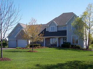 39W263 Meadowview Ct, St Charles, IL 60175