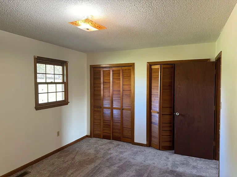120 Oakcrest Cir — Photo 5