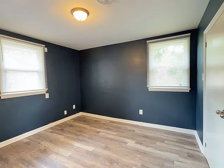 1308 Elder Ave — Photo 6