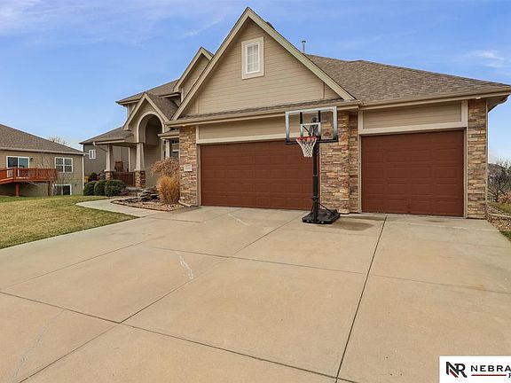 3rd image of 17141 Colony Dr