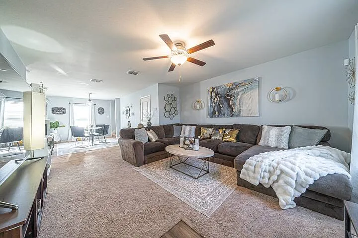 11922 Lake Parker — Photo 1