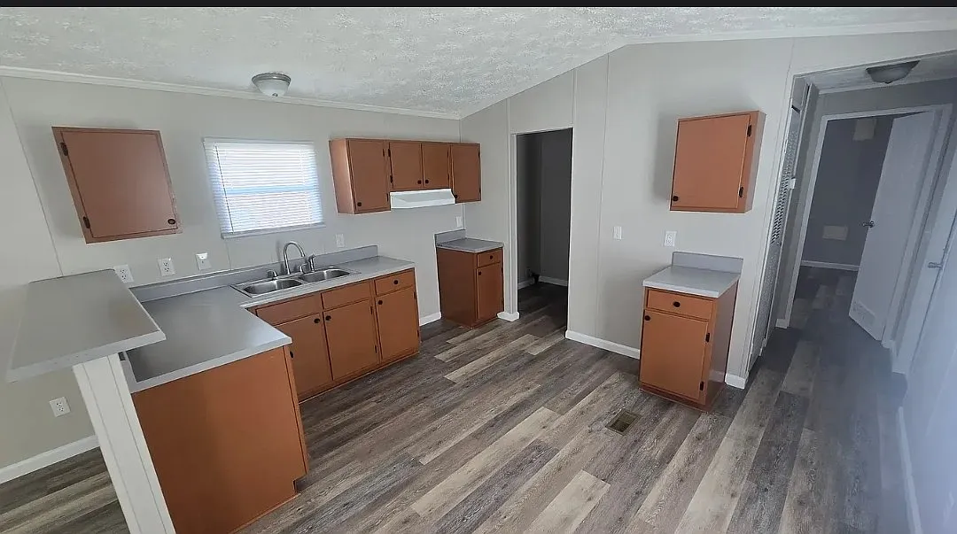 2 bed, 84 sqft, $1,350 — Photo 4