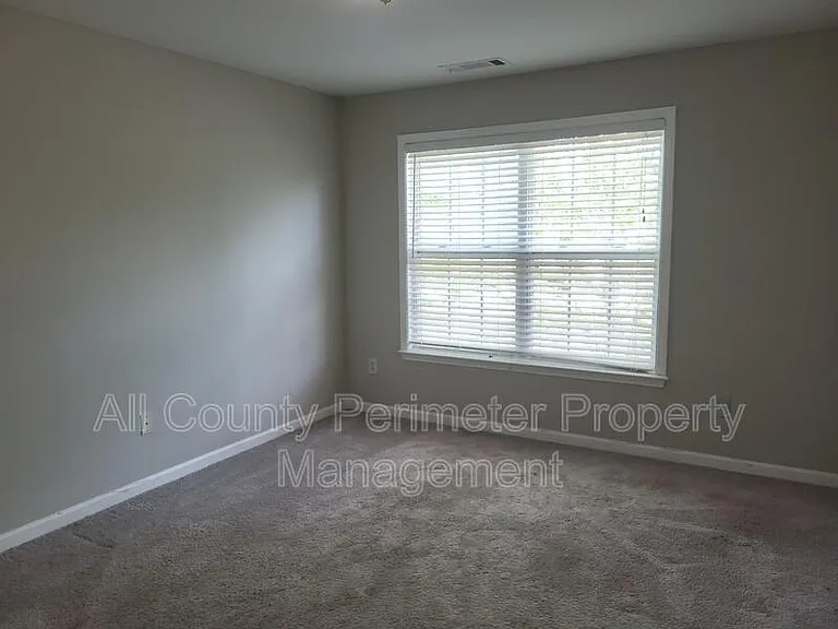 380 Simonton Crest Dr — Photo 12