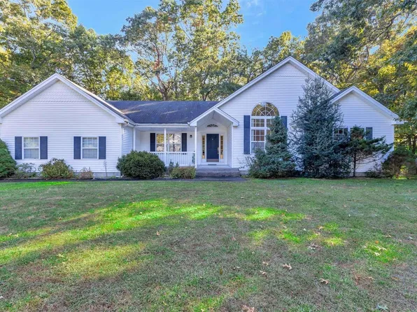 4 Katherine Path, Middle Island, NY 11953