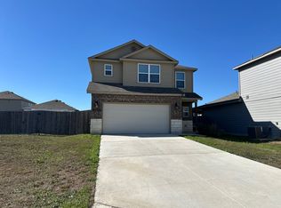7530 Homewood Ln, Elmendorf, TX 78112