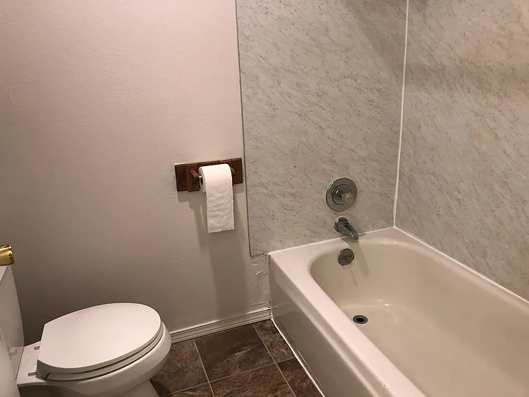 500 NE Maiden Ln #2 — Photo 8